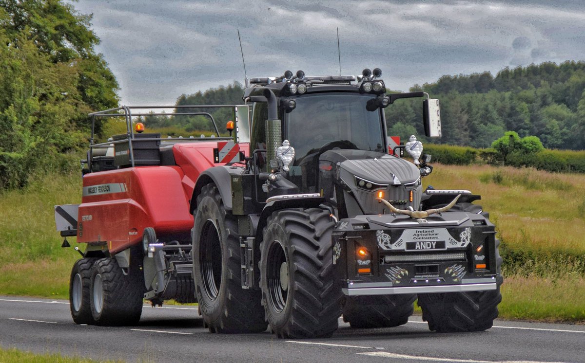 sazzy_ox's tweet photo. George Ireland's brand new stunning @Fendt_UKIreland ! Show me a better beast! https://t.co/v630rUJgf3