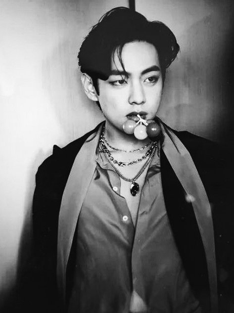 sugatradamus's tweet photo. kim taehyung literally ended other models' careers by just posting his vcuts https://t.co/pJBBAfr6wv