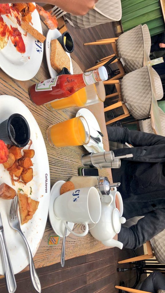 Good morning 🌞
Premium fuel before a long safari always starts at @cafejavas_ug