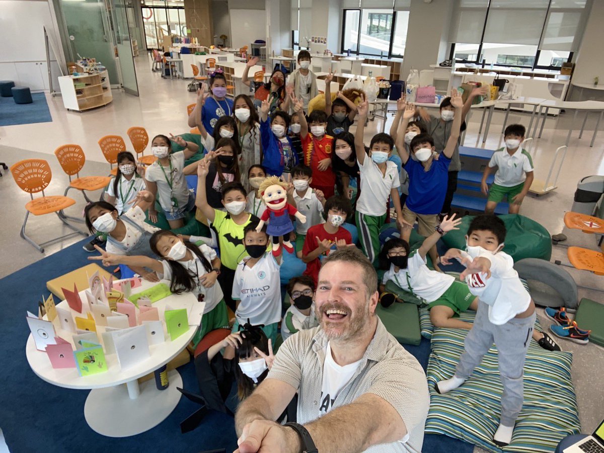 KatieSadaphal's tweet photo. Cohort 3-4 you are the best 💕💕🥰🤩. Like Dr. Seuss tells us, “today is our day. We're off to great places, so let's be on our way. Don't cry because it's over, smile because it happened.” #versoschool ✌️♥️@ictechdesign https://t.co/iRD7Ak5375