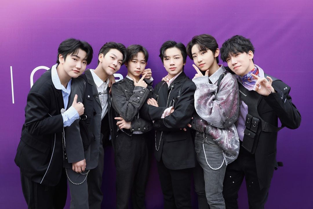 BOYSTORY_RSY's tweet photo. .
Hello BOSS💕
How are you？

#Hey你还好吗 #苦甜 #BitterSweet
#BOSS #BOYSTORY https://t.co/dUyaAGedvU