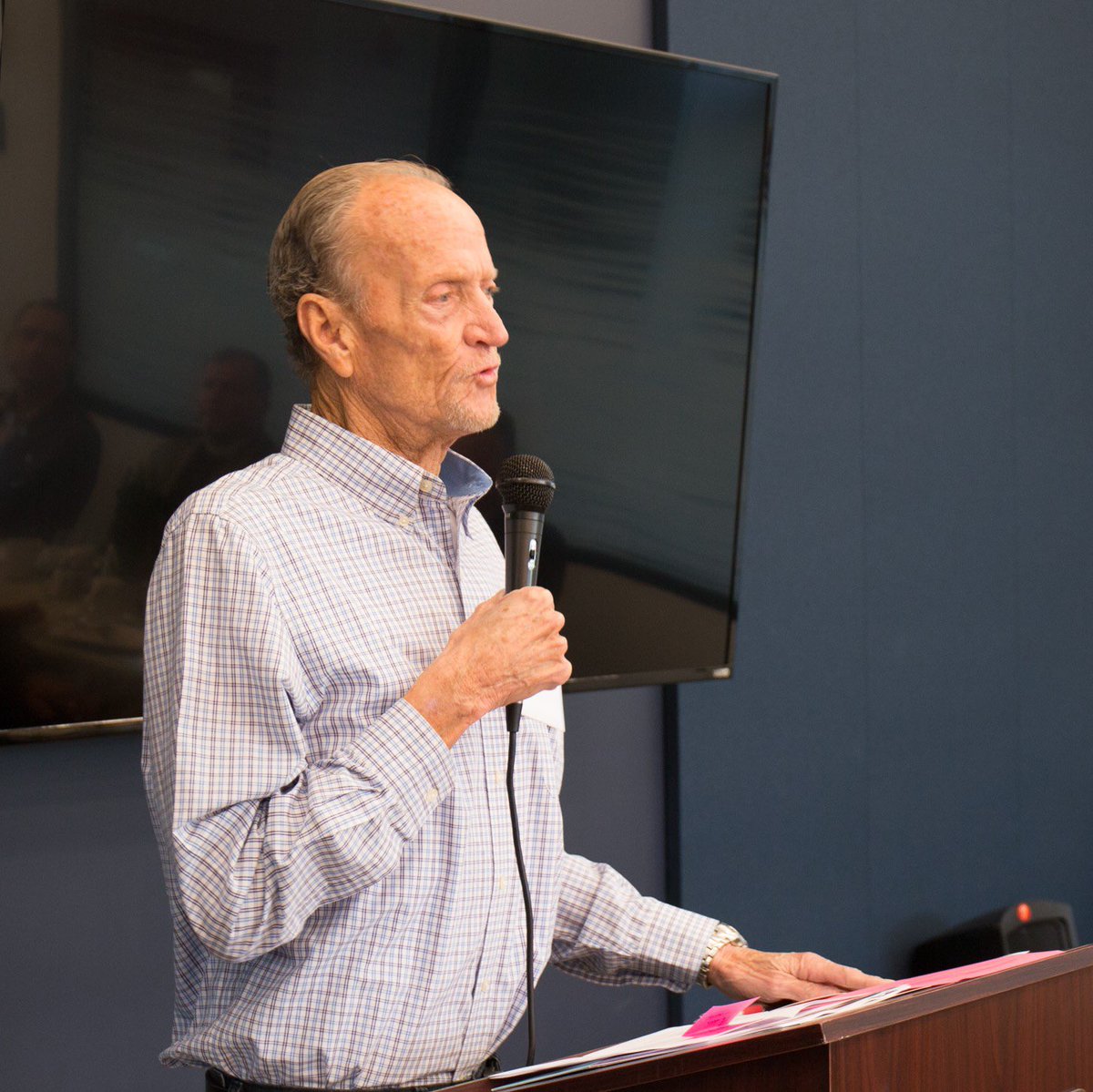 ElaineCamuso's tweet photo. Congratulations to Wakeland resident Bruce Carron, winner of the Outstanding Advocate award at the San Diego Housing Federation’s Ruby Awards. Bruce, you are an inspiration! Thanks for your tireless advocacy for senior affordable housing. @SDHFtweets #RubyAwards22 https://t.co/WSQyNirGRT
