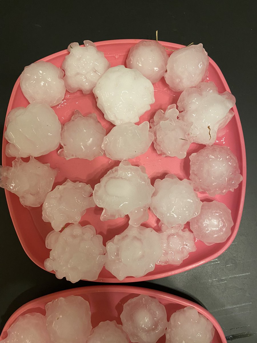 JacobSloup03's tweet photo. 0.18” + some more slow release rain. Just southeast of Seward 😑 . Hail lasted 3 minutes or less, rain about 5 minutes https://t.co/RAeV55BtBq