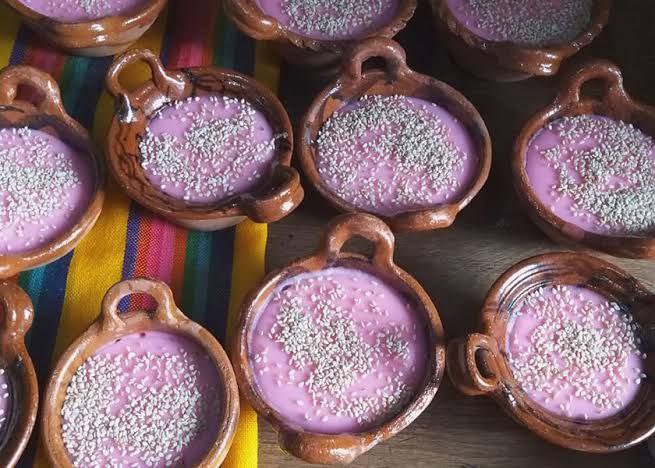 MujeresSegurass's tweet photo. Hoy en #Atlixco día de #CorpusChristi se prepara y consume la #Jeripa, postre típico, con arraigo religioso.Natilla rosada, se prepara con leche, agua, harina de trigo, huevo, colorante vegetal, azúcar y agua de azahar. #Gastronomía #Turismo @AriadnaAyala https://t.co/zHskxuFuc9