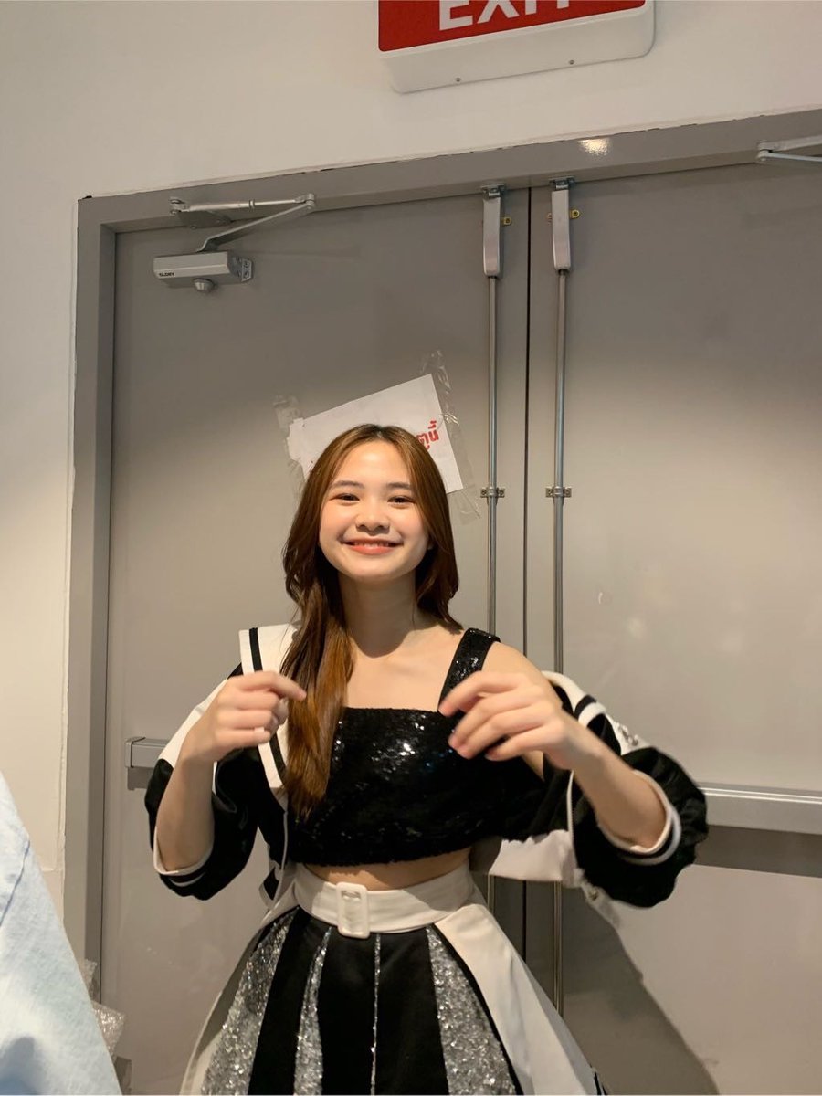 MeanBNK48THFC's tweet photo. 【ความคิดถึงห้ามกันไม่ไหว✨🌻】

ーไหนใครคิดถึงมีนบ้างไหมเอ่ย~

#MeanBNK48
#BNK48 https://t.co/qtFoHKtGBV