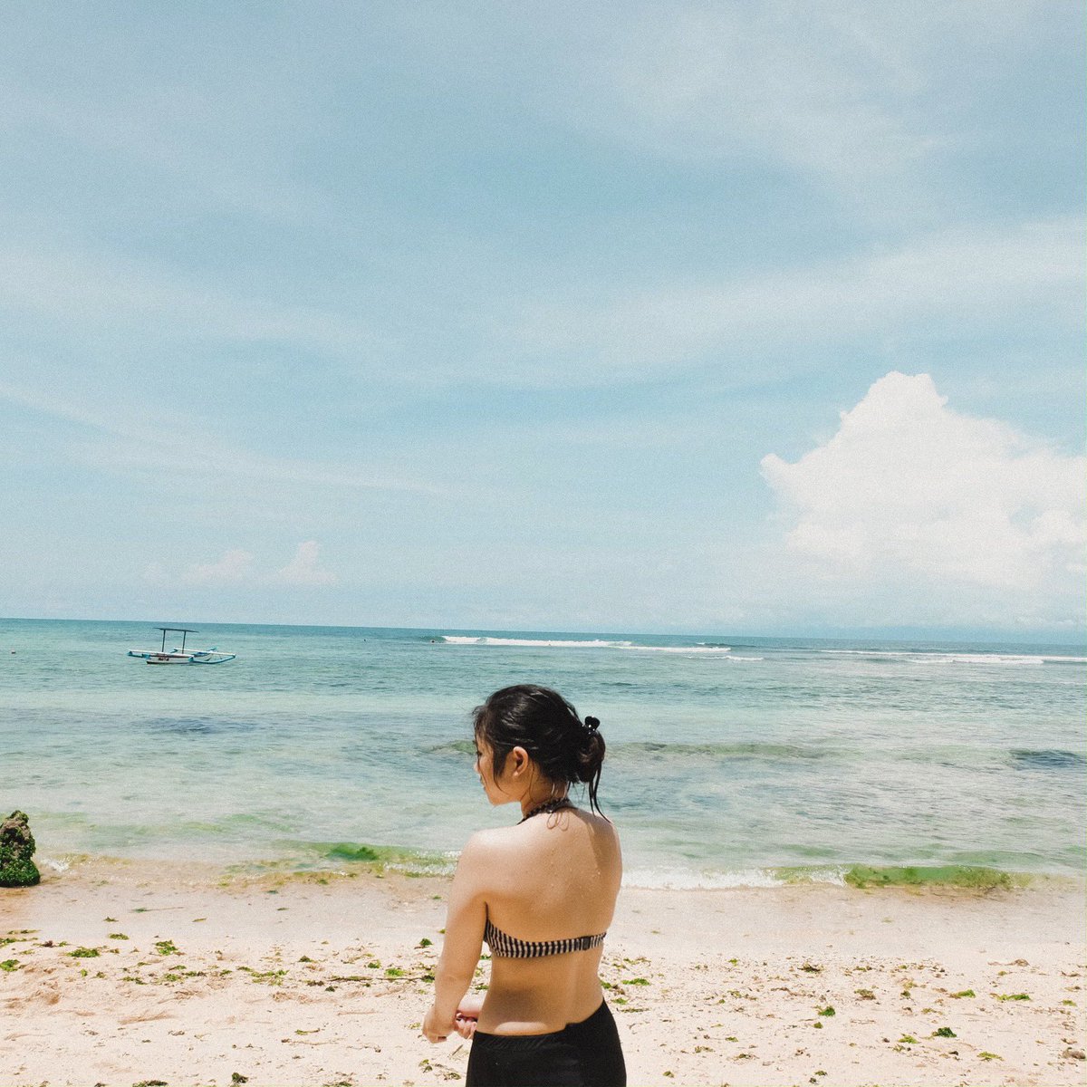 itsurallyy's tweet photo. I grew up in the countryside where we run around in the middle of nature that makes me really like traveling to nature like the mountains or the sea I find peace when I go out into nature or just take a walk to get to know the culture in a new place.#EscapeTheNoiseEvent @dreamy https://t.co/bpTLSWpGC3