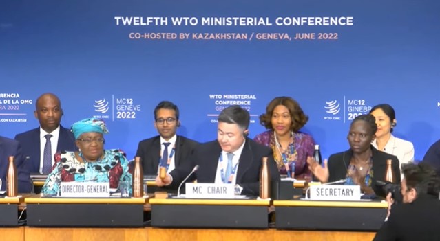 wto's tweet photo. *BREAKING*
WTO ministers reach historic agreements on response to food insecurity, @wfp food purchases exemption, WTO response to the pandemic, #TRIPS, #ecommerce moratorium, and #fisheriessubsidies. More info coming soon. #MC12 https://t.co/2tCwPFynxk