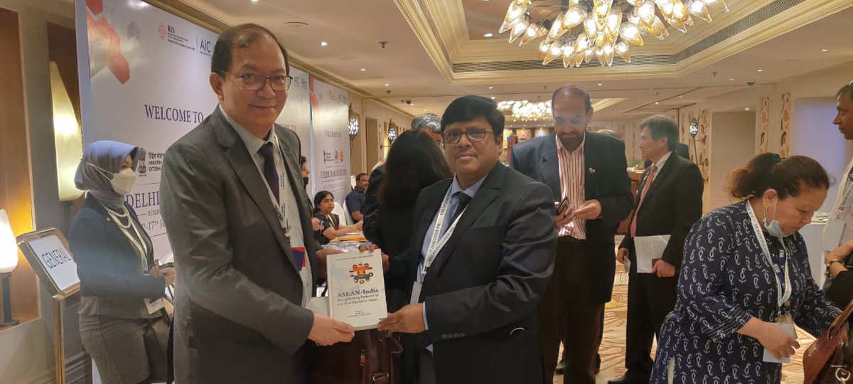 Prabir_India's tweet image. #DD12 Action in sideline.  Moving up ASEAN-India with an edge. Jump for  @AIC_aseanindia, good for partnership. Two lead meetings. Thank you SG Lim Jock Hoi and  DSG Michael Tene for your valuable time.@ASEAN @indiatoasean @gitikasrivastav @RIS_NewDelhi @AmbMoKumar @Sachin_Chat @