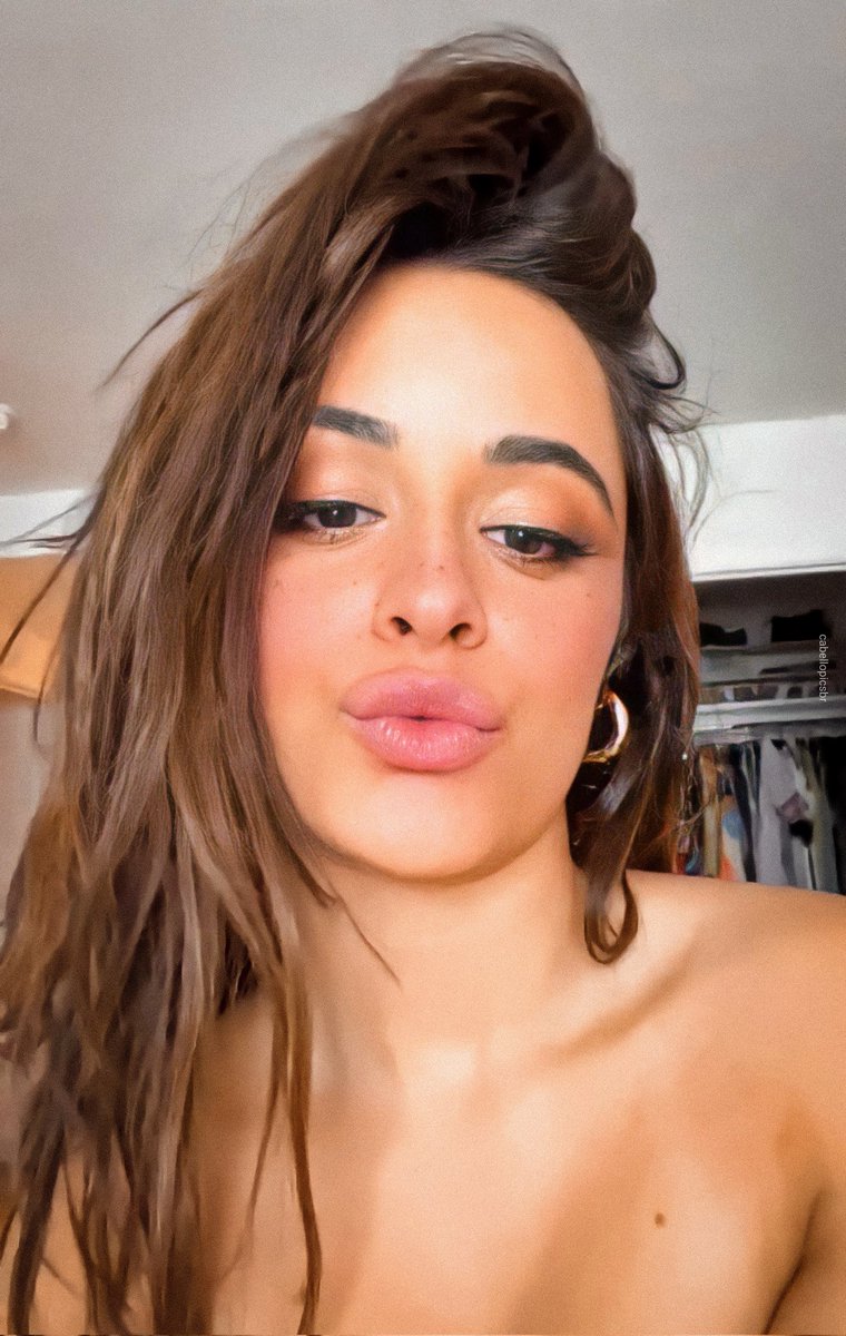 CabellopicsBR's tweet photo. Camila Cabello! https://t.co/0Cqtd3ZX1C