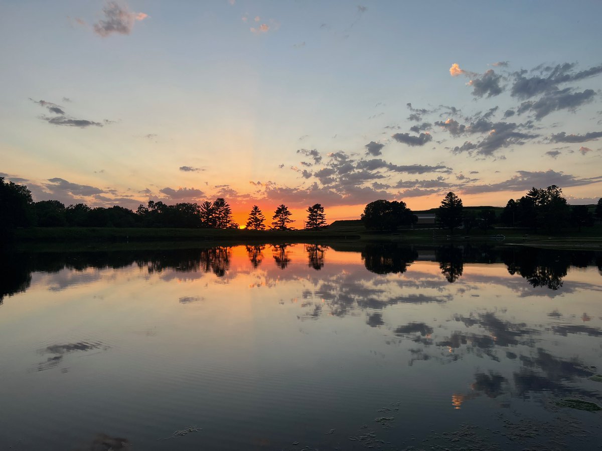 Perfect way to end a beautiful day of baseball. <a href="/PathwayBB/">Pathway Baseball</a> #visitIowa #arrowheadpark