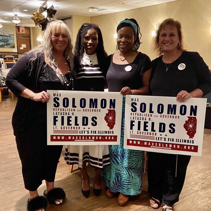 Max4Gov's tweet photo. REVIVE ILLINOIS Meet & Greet The Candidates 6/15/22 🪧Yard Sign 🪧 @MmaxSolomon & @LatashaHFields @TJTwo #solomonfields4il #solomonfields2022 @TeamWin4IL @Max4Gov https://t.co/qYYFzvM65O https://t.co/V4clcg27v2