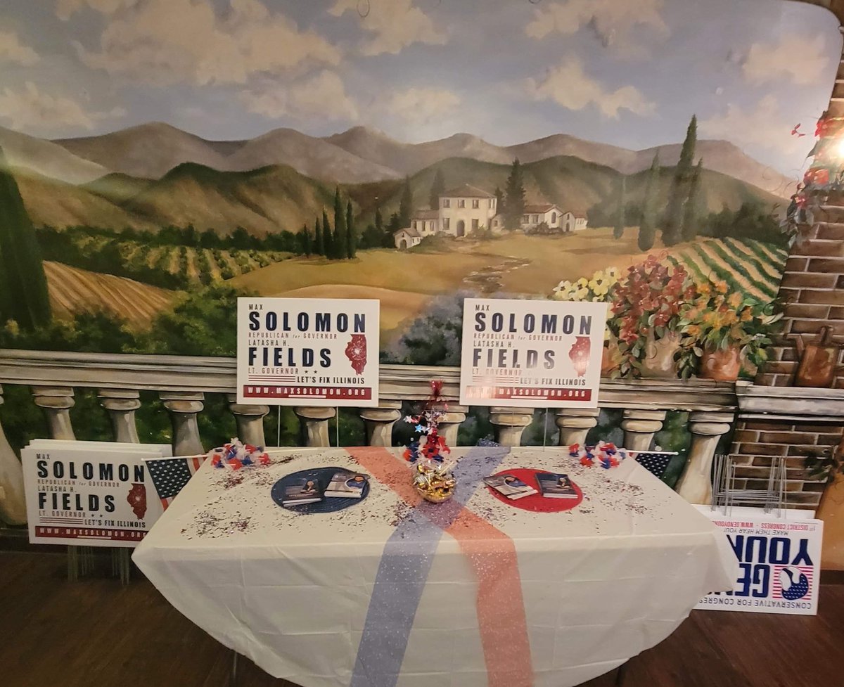 Max4Gov's tweet photo. REVIVE ILLINOIS Meet & Greet The Candidates 6/15/22 🪧Yard Sign 🪧 @MmaxSolomon & @LatashaHFields @TJTwo #solomonfields4il #solomonfields2022 @TeamWin4IL @Max4Gov https://t.co/qYYFzvM65O https://t.co/V4clcg27v2
