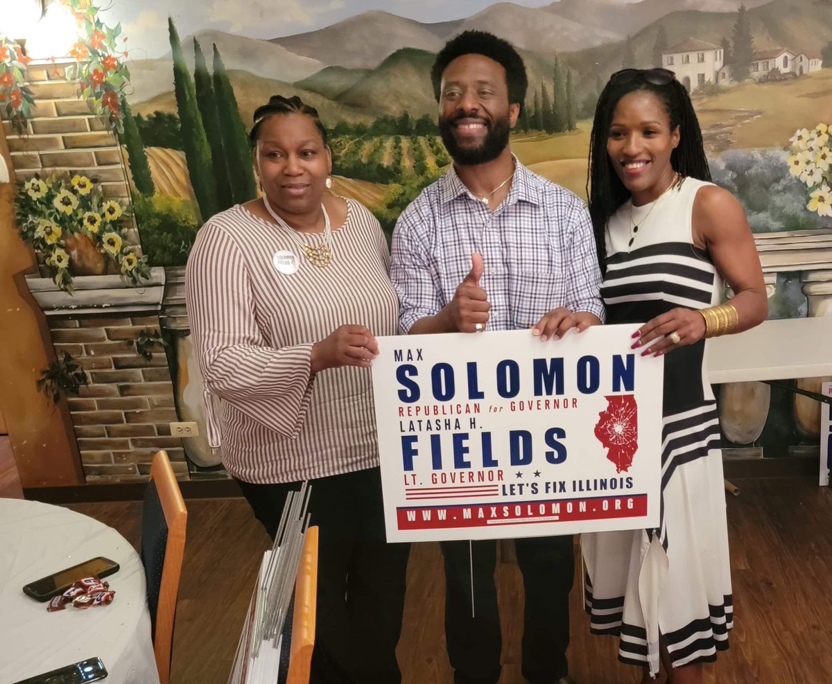 Max4Gov's tweet photo. REVIVE ILLINOIS Meet & Greet The Candidates 6/15/22 🪧Yard Sign 🪧 @MmaxSolomon & @LatashaHFields @TJTwo #solomonfields4il #solomonfields2022 @TeamWin4IL @Max4Gov https://t.co/qYYFzvM65O https://t.co/V4clcg27v2