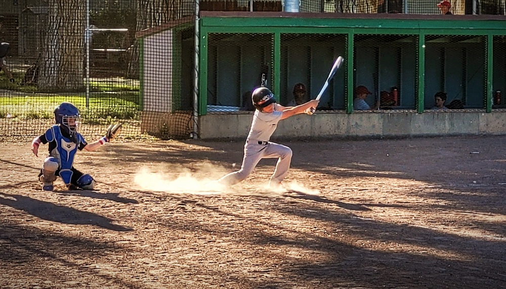 kcowyo's tweet photo. Summer nights at the ballfield
#LanderWY https://t.co/bep5yFapKa