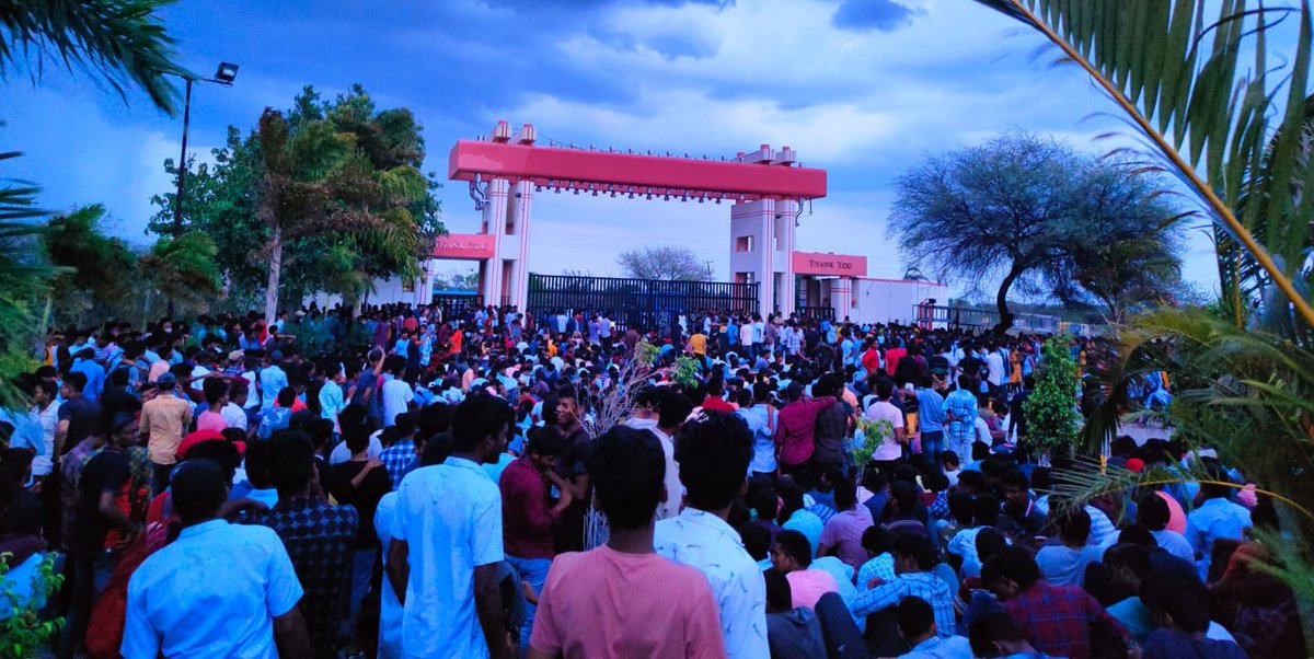 jyothsna_tdp's tweet photo. Protests of students overlooked! Parents concerns not considered! Everybody except @TelanganaCMO responding! Why such indifferent and negligent attitude towards students @sgc_rguktb of IIIT Basar??? Any answer @SabithaindraTRS @KTRTRS
#SaveIIITBasar #VisitrguktBasar #RGUKTBasar https://t.co/JRXYGh9nQ4