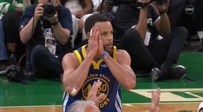 30problemz's tweet photo. YESSIRRRR. THE GOLDEN STATE WARRIORS ARE NBA CHAMPIONS 🏆🏆🏆🏆🏆🏆🏆 https://t.co/jDXpuyERid