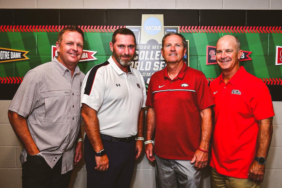 SEC's tweet photo. 𝑬𝑳𝑰𝑻𝑬 𝑳𝑬𝑨𝑫𝑬𝑹𝑺𝑯𝑰𝑷 💪

🐗 @RazorbackBSB 
🐅 @AuburnBaseball 
🔴 @OleMissBSB 
👍 @AggieBaseball 

#ItJustMeansMore x #MCWS https://t.co/YQgn1LAQZ0