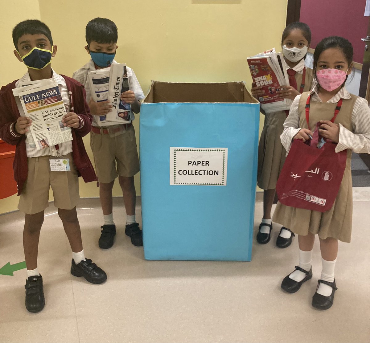 pinto_steffi's tweet photo. Small hands with big hearts of 2A donated used newspaper for the #newspapercollectiondrive #COEIP @Susanna_Porob @gemsnms_alkhail https://t.co/GzSK0liX0i
