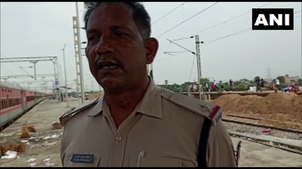 Bihar: Agitating against #AgnipathRecruitmentScheme, protesters set a train abla... - Kannada News