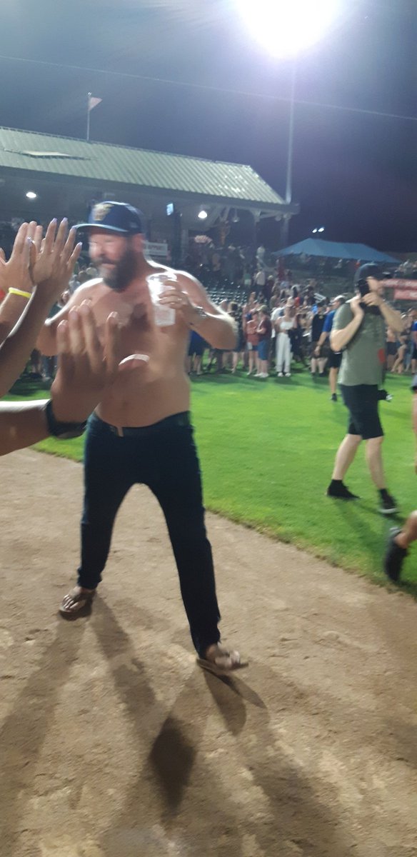 KobIsMeAlso's tweet photo. #FullyLoaded #comedyfest #SouthBend @bertkreischer https://t.co/aJHFqRxfha