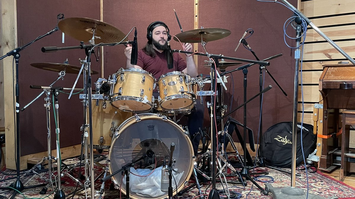 FourTripsAhead's tweet photo. “Been waiting for so long—it cannot be replaced.
Don’t forget to hold on to my heart.”
#ImCalling #RemnantsEP #FTALyrics #Ken #Drums #Tracking #SpinStudios #HardRock #HeavyMusic #ProgRock #HeavyMetal #ReclaimRockMusic https://t.co/UV9a56Q7jo