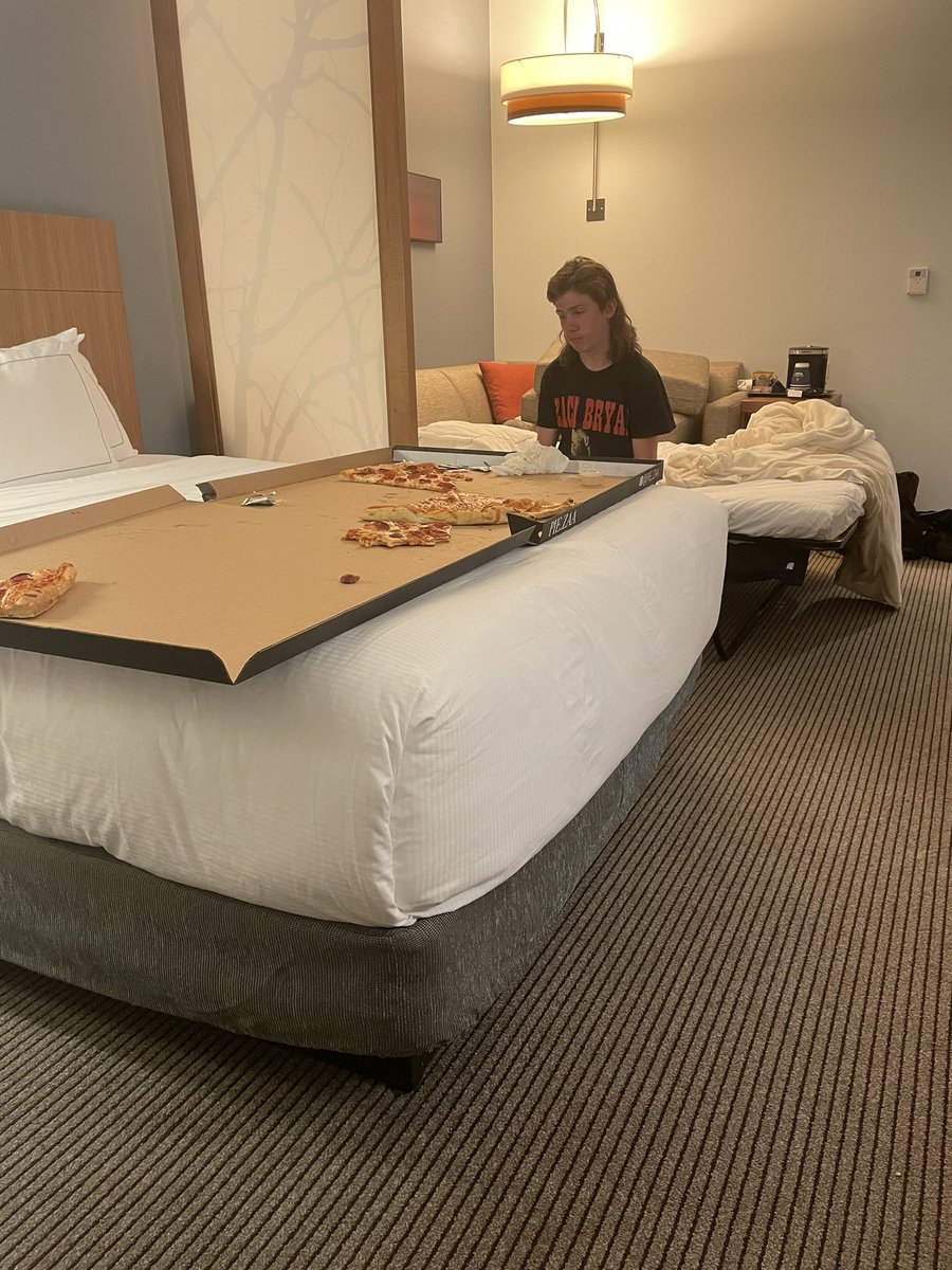 Leslie Campbell Risner tweet media