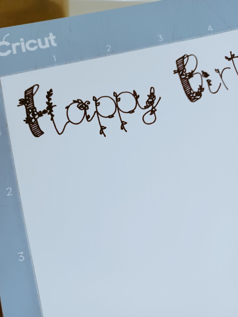 Yurid_Designs tweet media