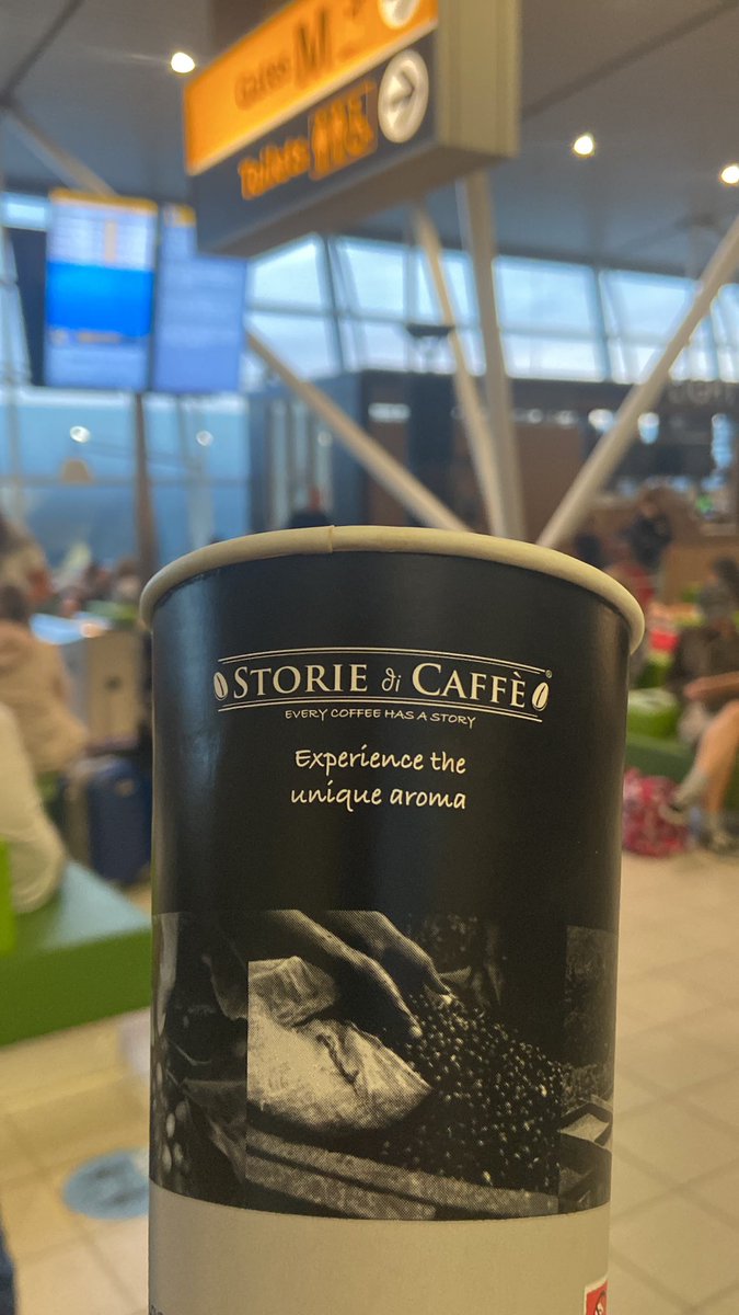_coffeeandcode's tweet image. Amsterdam airport is a mess right now! But got my coffee ☕️