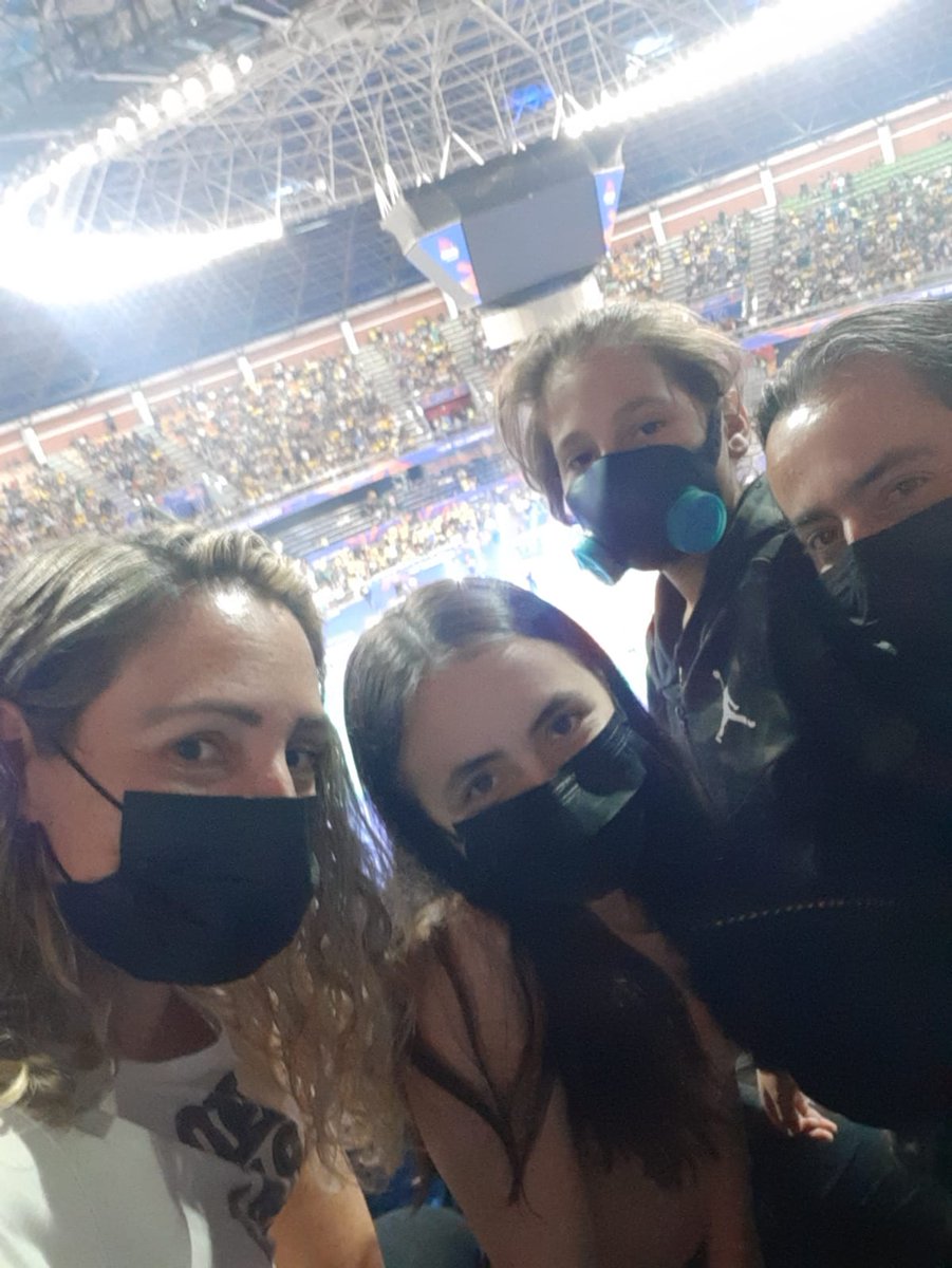 andersdf's tweet image. Cheguei em casa agora do jogão entre Brasil x  Holanda e já vou acompanhar EUAxPOL 
#VoleiNoSportv