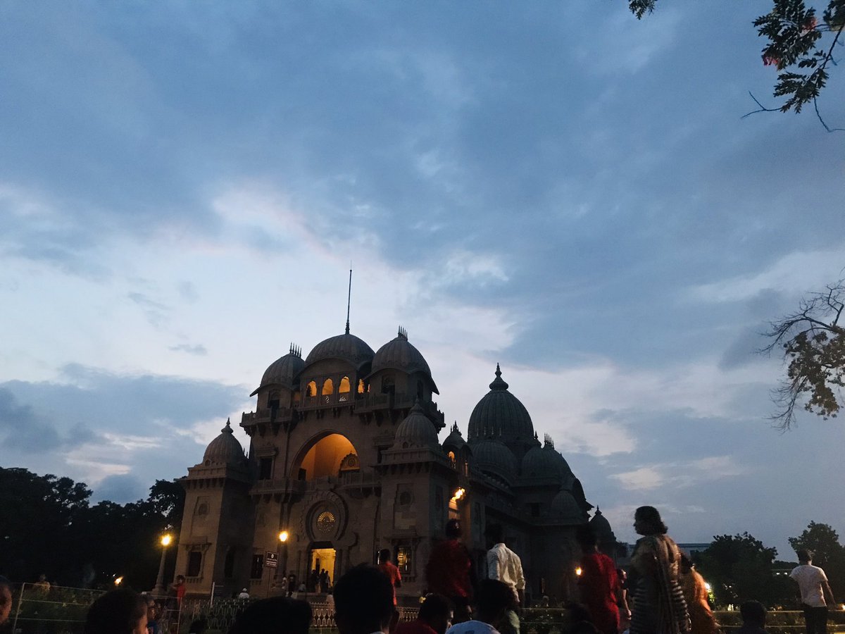 Datta_Ina's tweet photo. At @belurmathrkm Where peace is in the air!
#belurmath #RamkrishnaParamahamsa https://t.co/yZ38dkUHap