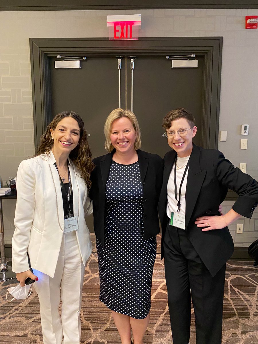 NataliaRostMD's tweet photo. @HollyEHinson @AANMember @IreneMalatyMD Black and white mirrors, meet your great #equalizer 🙌 @AANMember #ScienceCommittee fun 🧠💯 @HollyEHinson @IreneMalatyMD #NeuroTwitter #neuroscience https://t.co/GuuenjS9nM