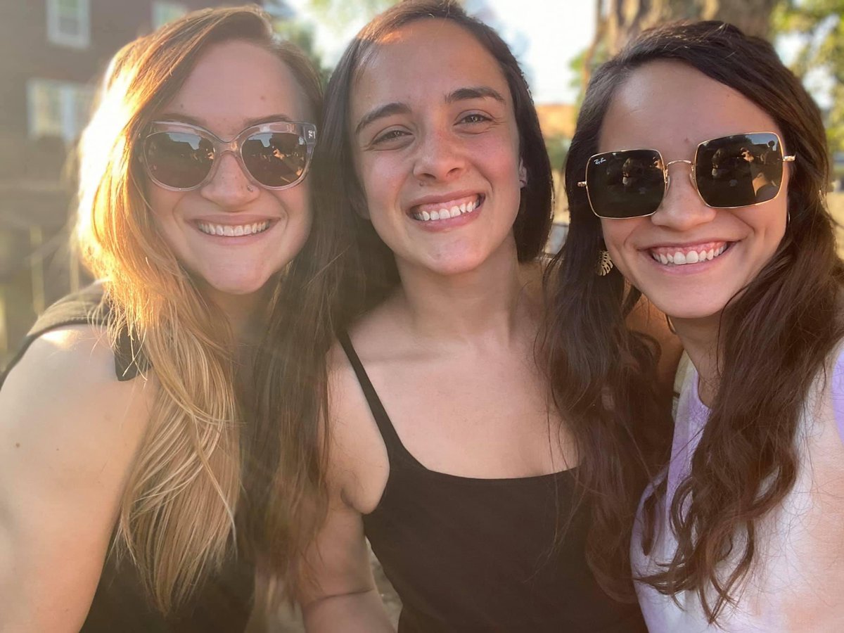 Alexissonfire's tweet photo. 2 years ago with the the hottest friends this side of the Midwest! https://t.co/zKOU8UTmuO