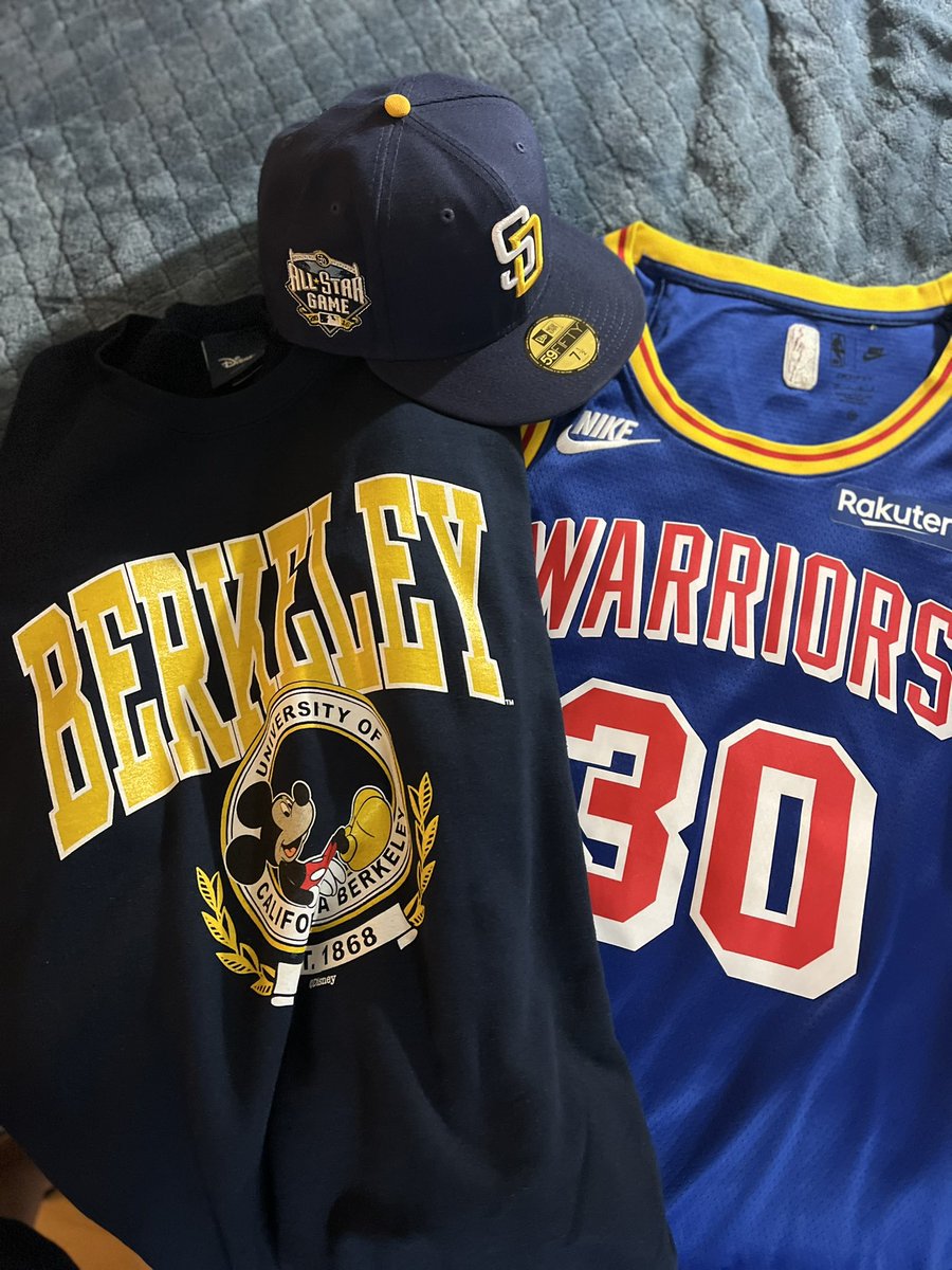 hailmaestro's tweet photo. Gonna have a field day figuring out what I’m wearing in SAN DIEGO this weekend! But first, work is gonna be crazy tomorrow in The City! #DubNation #TimeToShine #DiegototheBay https://t.co/sYx7BjZAhB