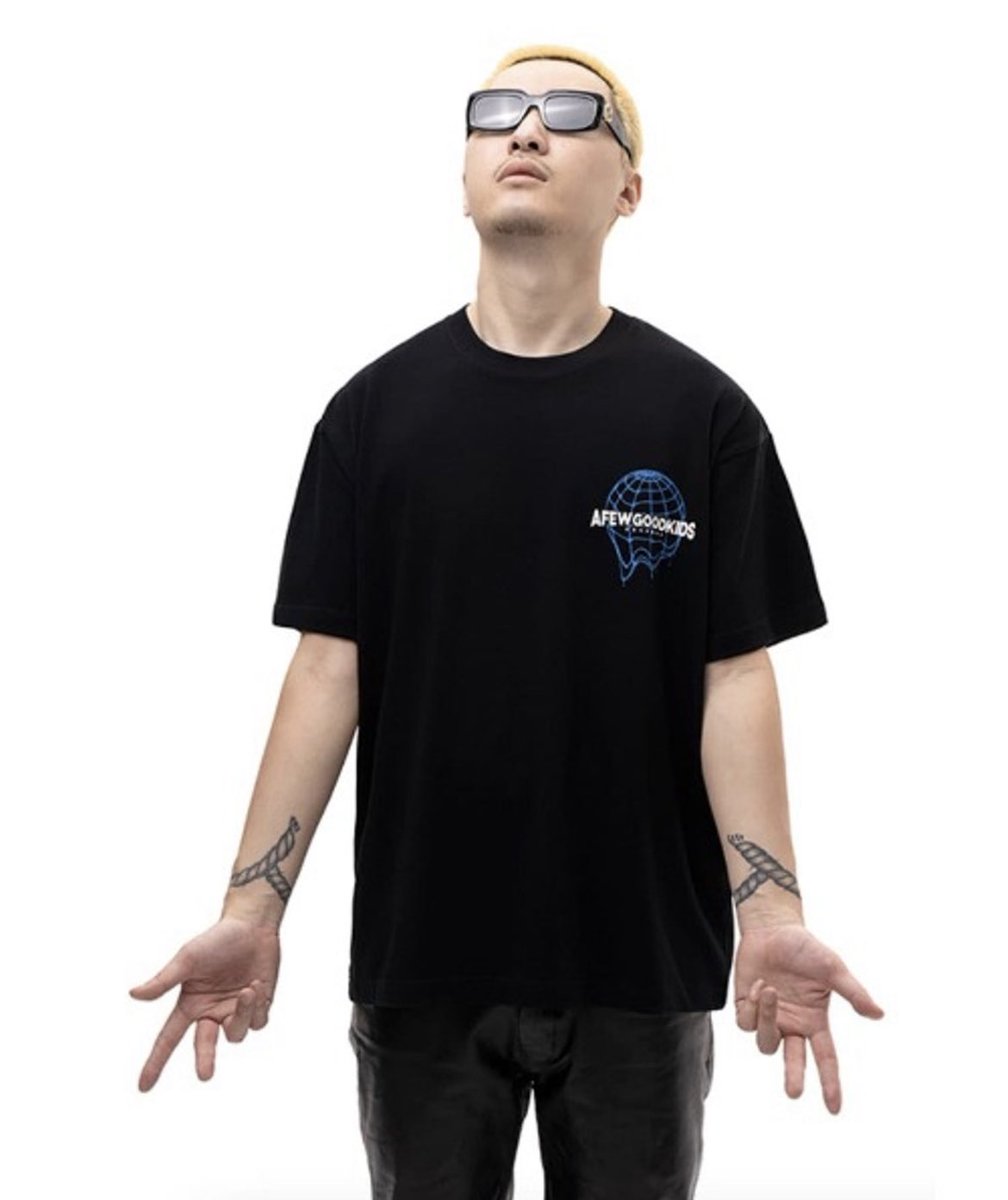 komfukuoka's tweet photo. ✨NEW ARIVAL A FEW GOOD KIDS✨
クリスタルサークルロゴTEE

※お問い合わせはDMにて承っております。

#福岡PARCO #天神 #福岡 #韓国  #韓国ブランド #韓国ファッション #セレクトショップ #夏物 #新作 #AFGK #AFEWGOODKIDS https://t.co/DtkeJx6Pb9