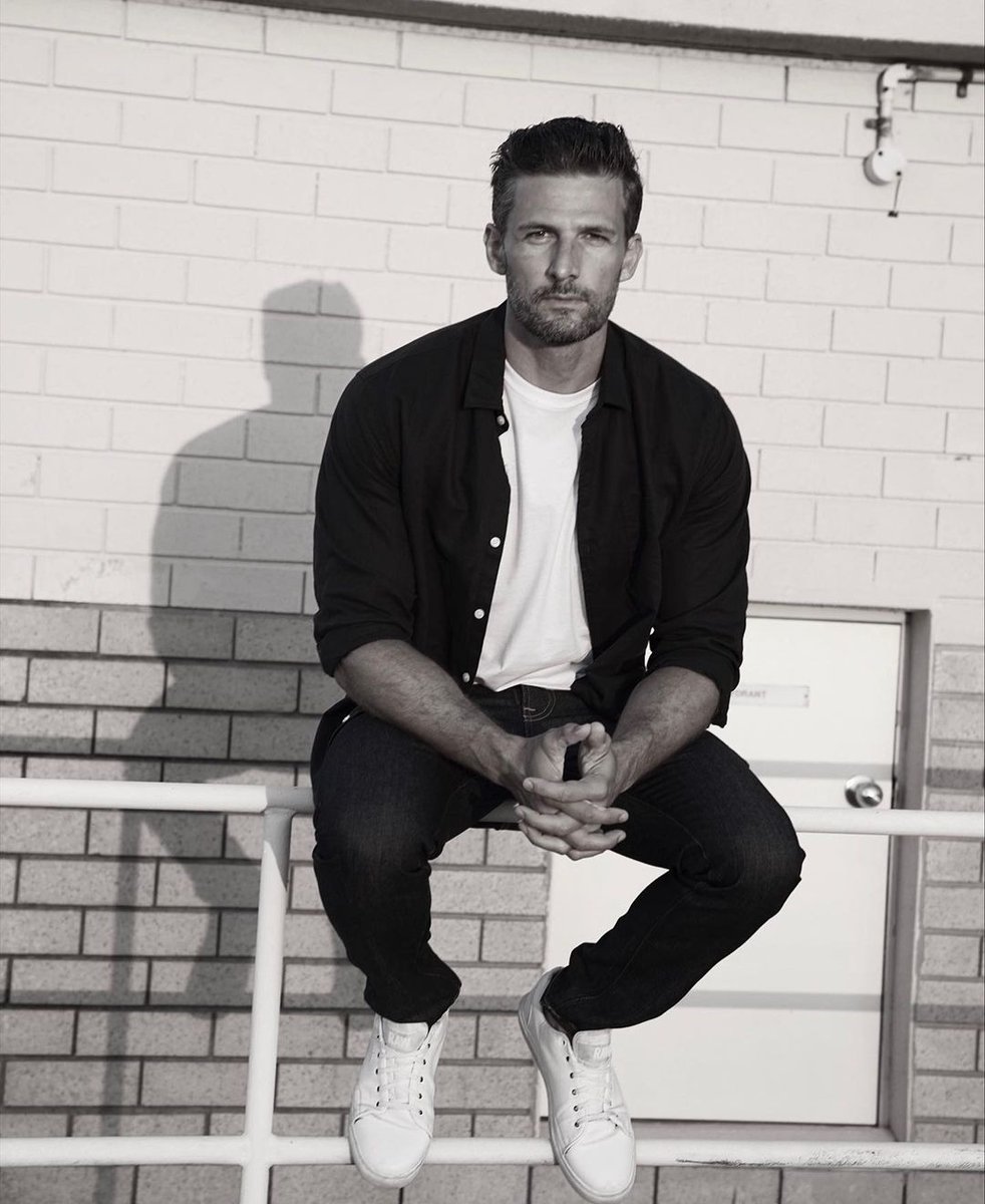 mpdasilvaa's tweet photo. 39 years ๐ณ I may have daddy issues now...๐ฅต๐คญ๐
#TimRobards https://t.co/dMhqosdB1R