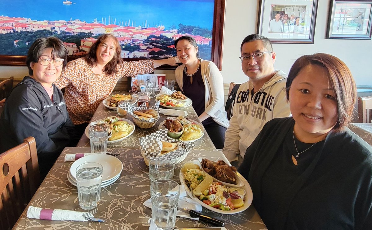 anna_tse's tweet photo. Tonight I had the honor to celebrate  @VDBIA1 Executive Coordinator, Monique K's Retirement @neighbourspizza! It's been a pleasure to work w/ her for the past 8yrs! Will miss her dearly!❤️ #supportlocal #neighbourstonight https://t.co/1pq3qrZCzG