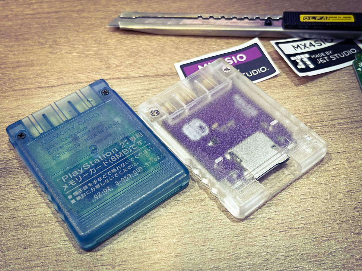 RgRDev's tweet photo. Eventually for the MX4SIO with transparent shell from @info_JT_Studio_ today. Looks amazing. And I also place the stock memory pcb into it. Nice work! Transparent clear is nothing but awesome.
You can get one right here: https://t.co/RXaVbQIWAa
#mx4sio #transparentshell https://t.co/QMJzubFYNO