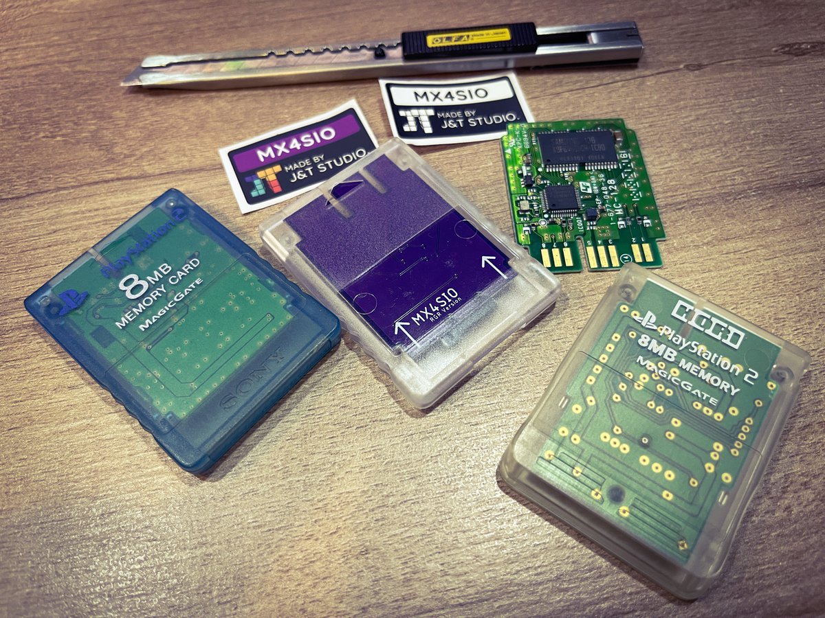 RgRDev's tweet photo. Eventually for the MX4SIO with transparent shell from @info_JT_Studio_ today. Looks amazing. And I also place the stock memory pcb into it. Nice work! Transparent clear is nothing but awesome.
You can get one right here: https://t.co/RXaVbQIWAa
#mx4sio #transparentshell https://t.co/QMJzubFYNO