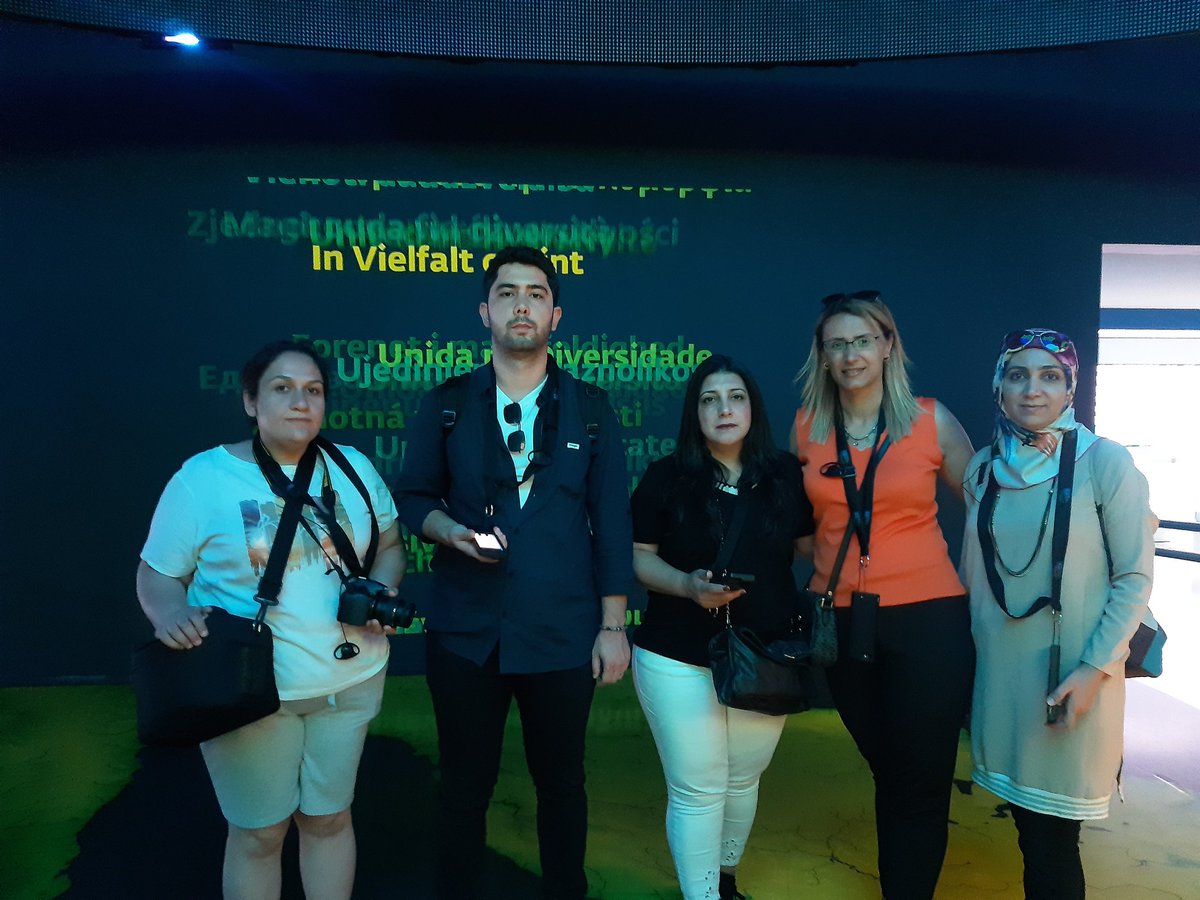 NuketVe's tweet photo. Belçika'nin başkenti Brükselde @Diyarbakirmem tarafından akredite olan Eğitimde dijital dönüşüm projesiyle okulumuzu temsil eden Nesrin Şahinoğulları Balıkçı ve Mert Hepşen öğretmenlerimiz Avrupa Parlamentosunda
@Diyarbakirmem 
@AkreditDiyarMEM 
@argediyarbakir 
@BaglarMEM21 https://t.co/XXVXuLDWob