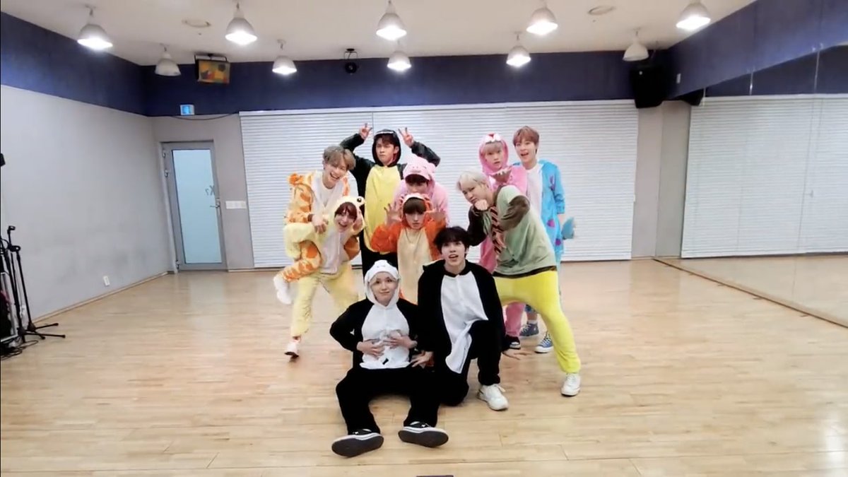 cchwrld's tweet photo. i love you guys so much https://t.co/dtfeEPuhfi