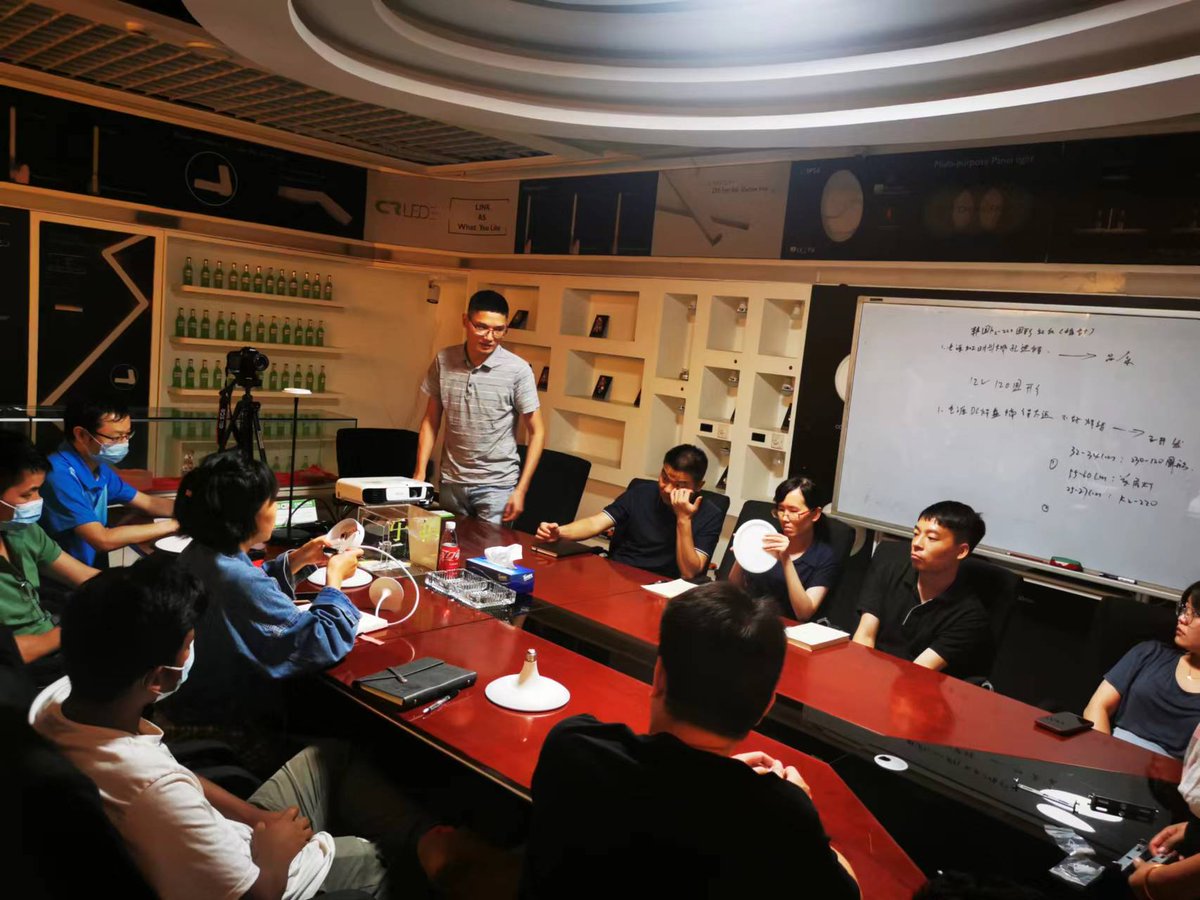 DemarJulissade's tweet photo. 【Product Training&amp;Share】

Nice monment of CRLED Team to share with you.

#producttraining #newproduct #customerservice #team #training https://t.co/yjRiWNNhhq