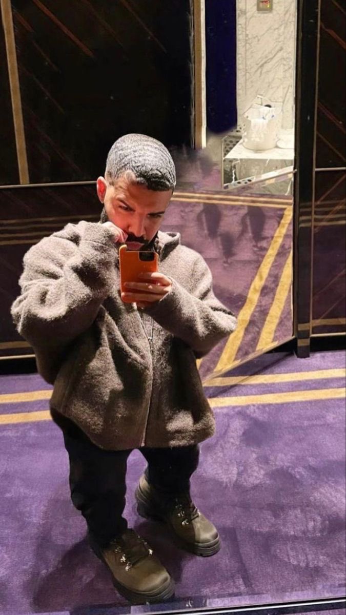 burnerstallio's tweet photo. okayy drake it’s giving house music slayyyy🏳️‍🌈💅🏾 https://t.co/A40WcslHmg