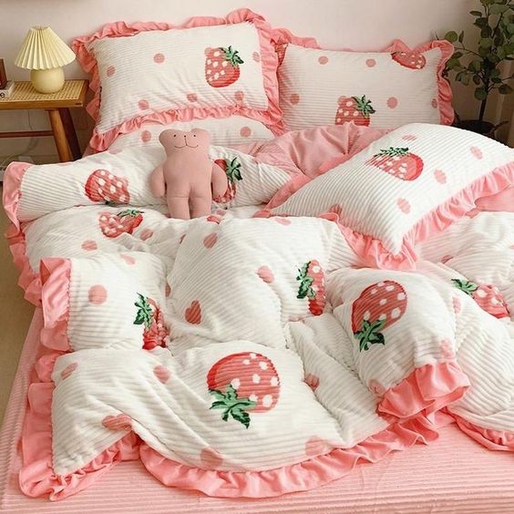 _BunnyKisses's tweet photo. i wanna sleep among 🍓🍓🍓 https://t.co/Srj4QhTwR0