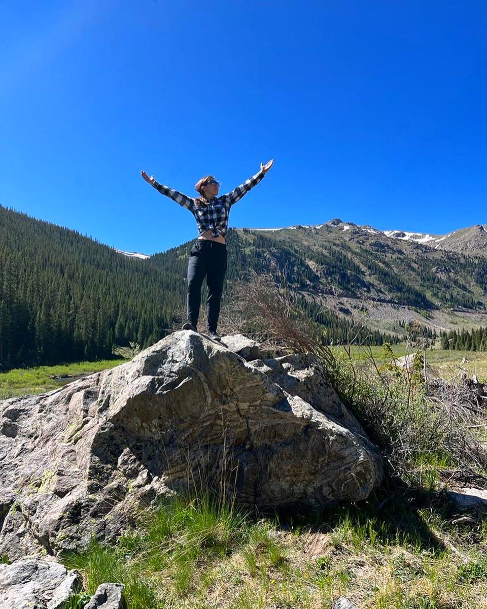 Feeling a stronger sense of freedom after my doctor visit in Vail this week -
I’ve been cleared to return to full physical training and be back on snow in August! 🤠