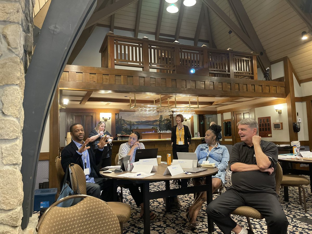 drlindabermudez's tweet photo. Day 2 of the Career Pathways Specialist &amp; K12 Pathway Coordinator Strategic Planning Retreat: fantastic career pathway mapping session with @clporg @NaomiCastroProf #k12swp https://t.co/FKLW6s0jBS