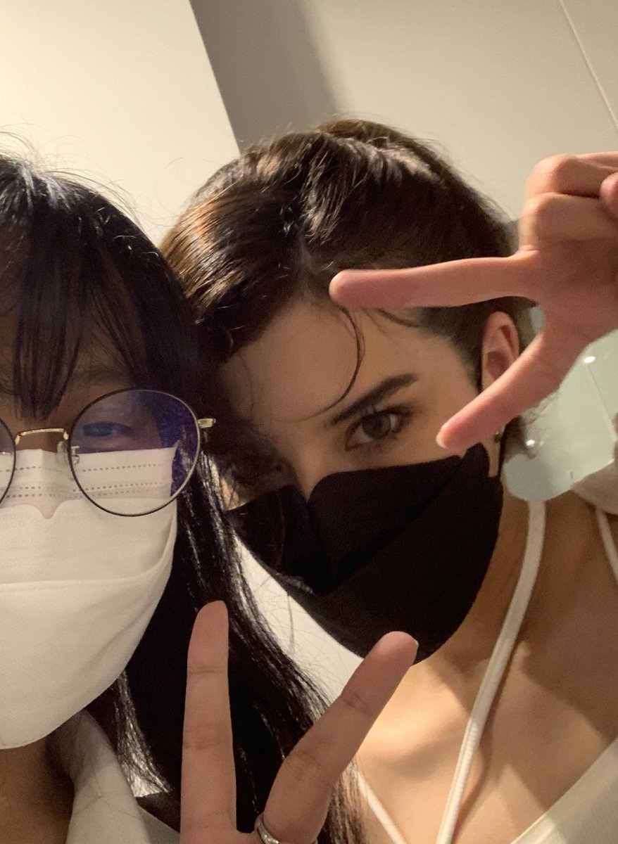 yourneneu's tweet photo. •Happy birthday nakub my best sister🤍✨

อวยพรไปหมดตั้งแต่เที่ยงคืนแล้วแหล่ะ แต่ก็อยากอวยพรอีก วันเกิดปีที่สามแล้วนะคะที่หนูอยู่อวยพรมา ยังไงก็ขอให้ปีนี้���ป็นปีที่ดีที่สุดปีนึงของพี่เลยนะ

#เฟรนด์23ขวบแล้วนะ
#Friendsaarinen https://t.co/OPzOQTRyp7
