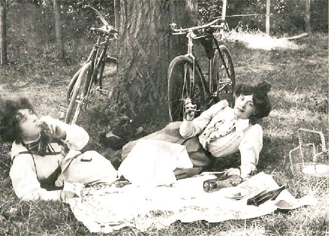 Bicycles brought unprecedented freedom to many women, creating a change in restrictive clothing, independence of movement and were an iconic symbol of early feminism. #WomensArt