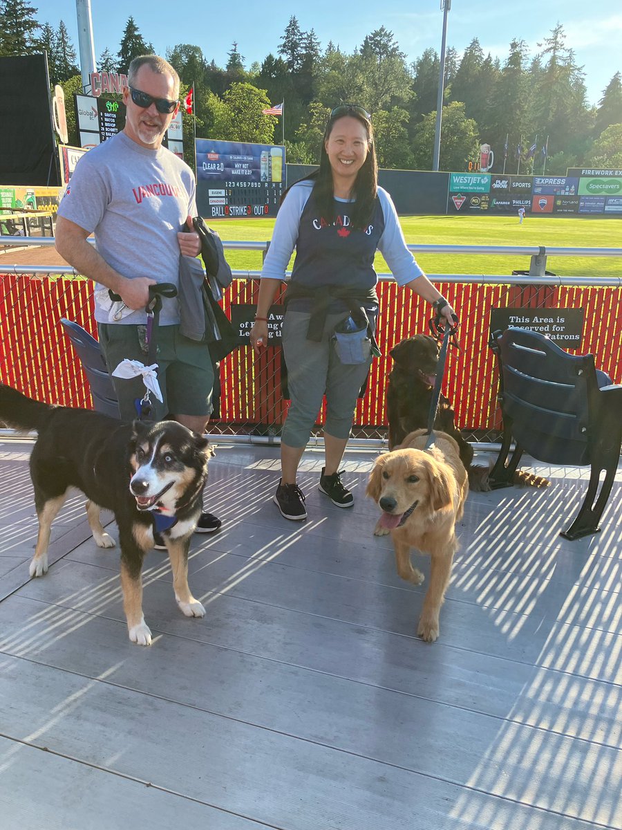 cloo2014's tweet photo. Another successful #DogDayofSummer #AtTheNat !! https://t.co/W4izqn1PHE