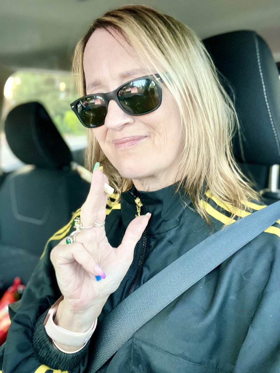 PaulaPhoto007's tweet photo. This is me taking photos smoking, stopped in traffic in what I call NB lanes Paseo Padre / Thornton & Mr. Cop was in the SB lane of Paseo staring at me. I flashed him a Code 4, then a peace sign, smiling… he kept driving. #GoodNight #driving #quickhit #windowopen #PrideNails https://t.co/J7TmzyOMef