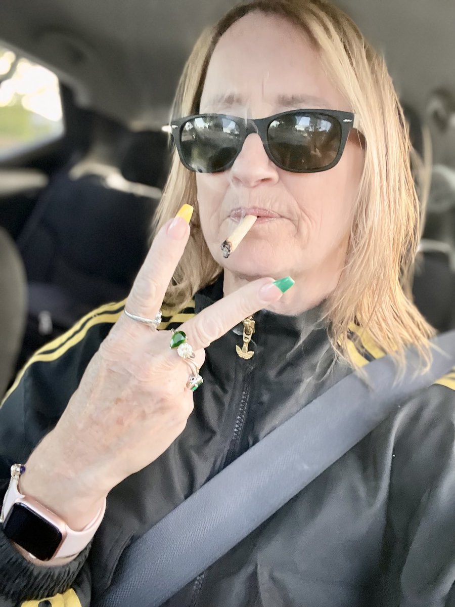 PaulaPhoto007's tweet photo. This is me taking photos smoking, stopped in traffic in what I call NB lanes Paseo Padre / Thornton & Mr. Cop was in the SB lane of Paseo staring at me. I flashed him a Code 4, then a peace sign, smiling… he kept driving. #GoodNight #driving #quickhit #windowopen #PrideNails https://t.co/J7TmzyOMef